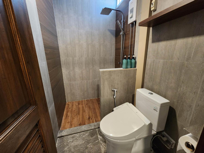Bathroom 11