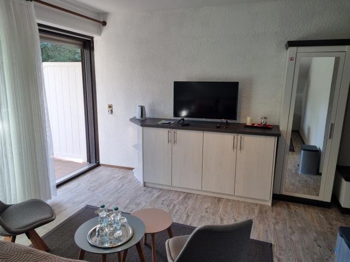 Others 2, Haus Katarina, Aurich