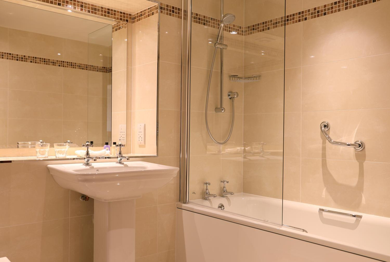 Bathroom 5, Macdonald Forest Hills Hotel & Spa, Stirling