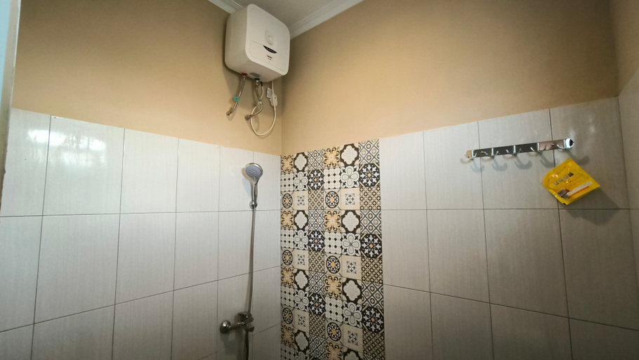 Bathroom 5, Nez's Guesthouse Syariah, Magelang