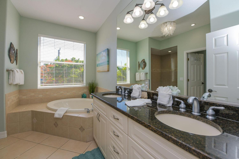 Others 1, Tarpon Villa, Sarasota