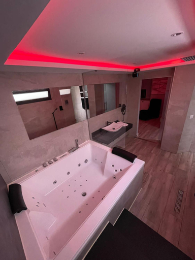 Bathroom 3, Apartamentos Las 7 Esencias, Jaén