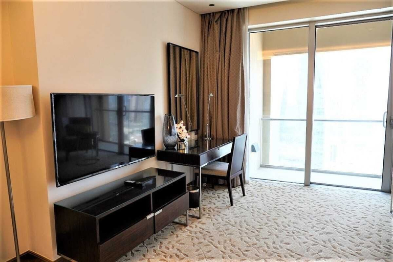 Living area 4, SuperHost - Address Dubai Mall - Elegant Studios, Dubai