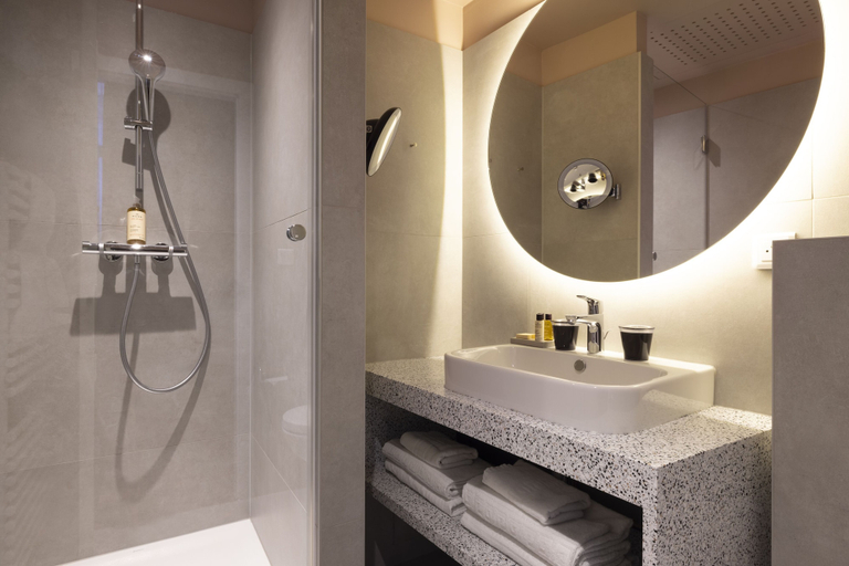 Bathroom 4, Hôtel Le Colombier, Haut-Rhin