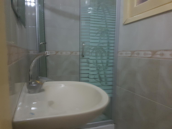 Bathroom 7