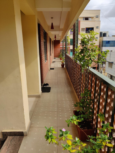 Others 4, Fernandes Complex, Bangalore