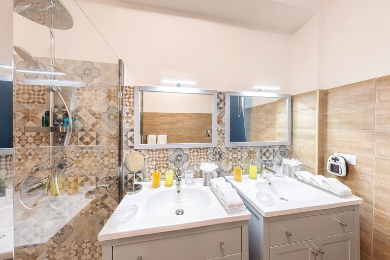 Bathroom 5, Maison de Famille, Palermo