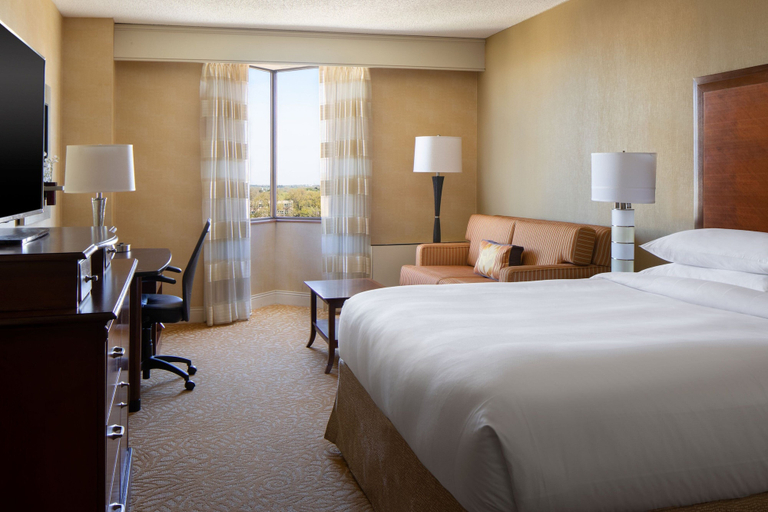 Bedroom 3, The Lincoln Marriott Cornhusker Hotel, Lancaster