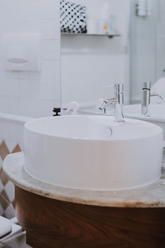 Bathroom 4, Albergo delle Regioni, Rome