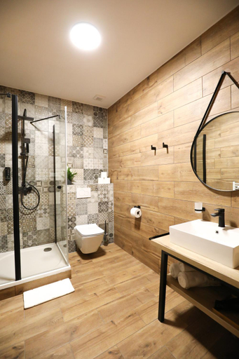 Bathroom 4, Dubno Eat & Sleep, Trenčín