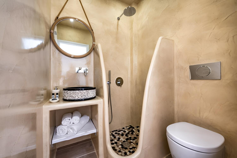Bathroom 5, Vinas Place City Center, South Aegean