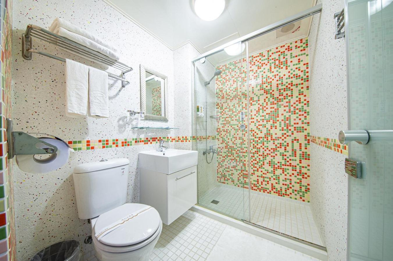 Bathroom 3, Royal Hotel, Penghu