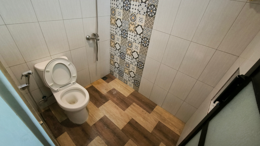 Bathroom 4, Nez's Guesthouse Syariah, Magelang