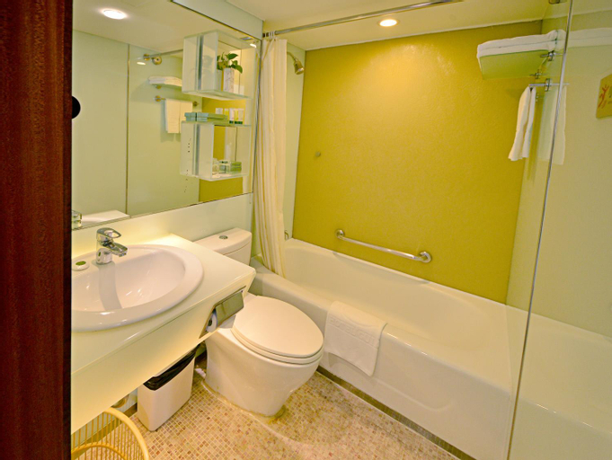 Bathroom 4