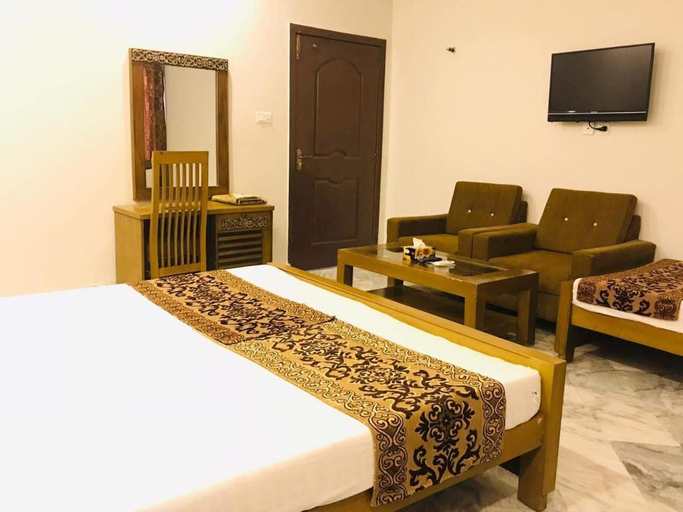 Others 3, Hotel Pakeeza One, Lahore