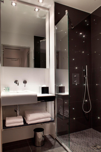 Bathroom 3, Hotel Georgette, Paris