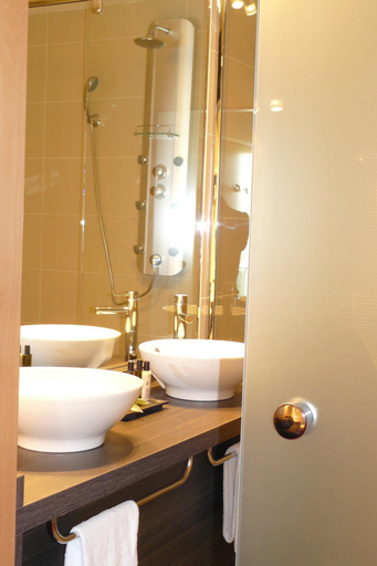 Bathroom 5, Residhome Paris Senart, Seine-et-Marne
