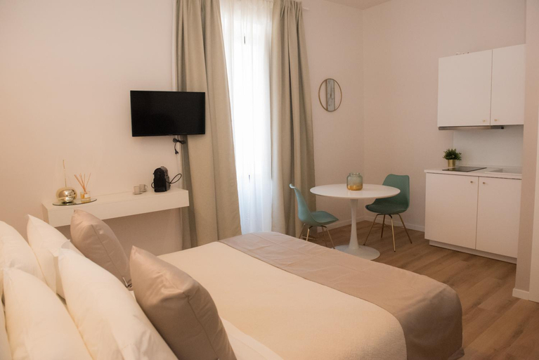 Others 4, POSA - Charming Rooms, Bari