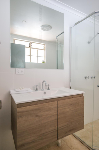 Bathroom 3, Bayview Hotel Woy Woy, Gosford - West