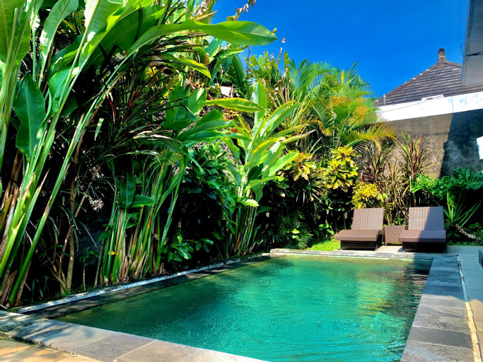 Swimming Pool 25