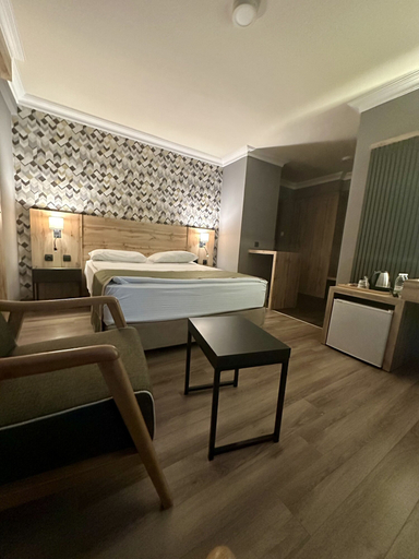 Others 5, Laodikya Otel, Merkez