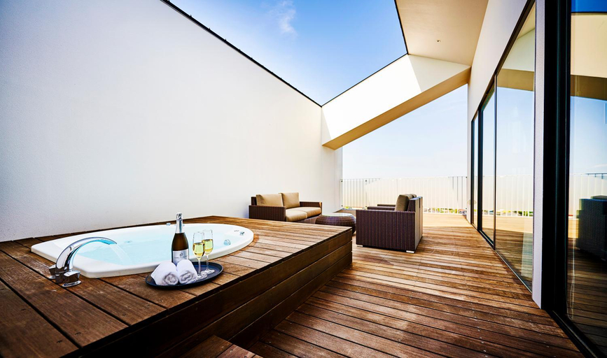 Open air bath
