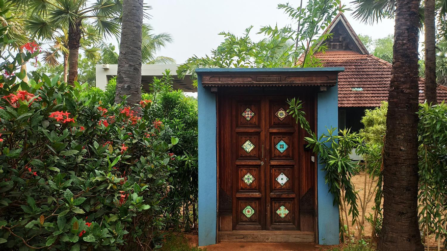Exterior 5