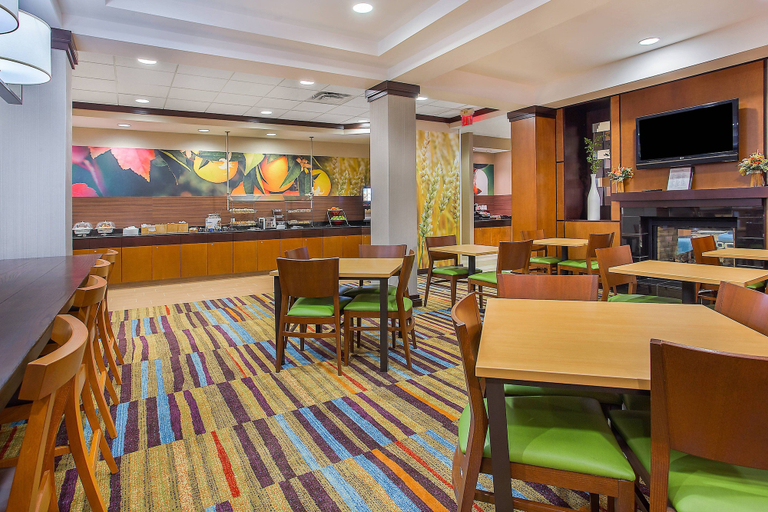 Food & Drinks 5, Fairfield Inn & Suites by Marriott Lexington North, Fayette