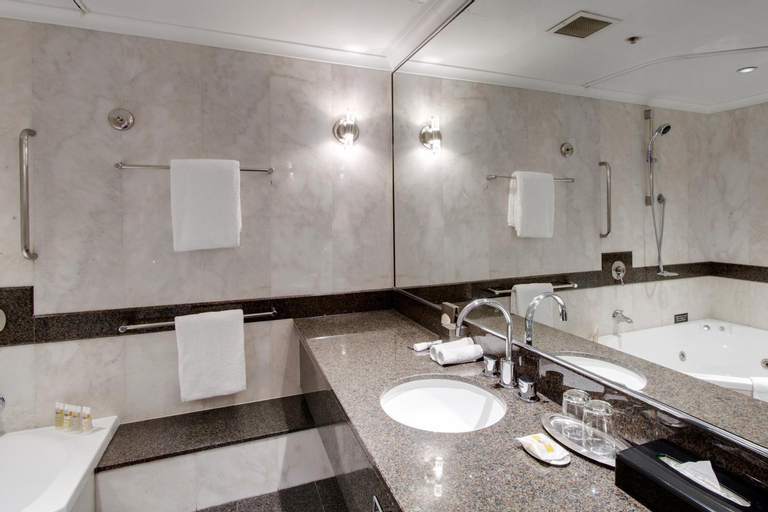 Bathroom 12