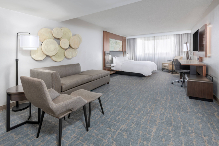Bedroom 3, Marriott Madison West, Dane