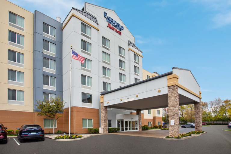 Exterior & Views 2, Fairfield Inn & Suites by Marriott Lexington North, Fayette