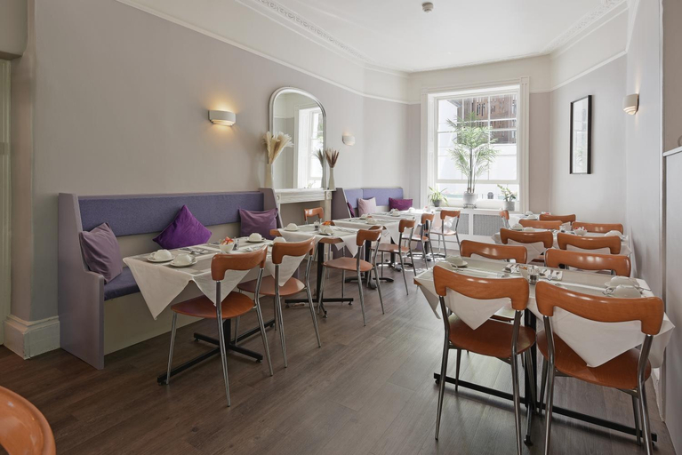 Food & Drinks 4, Harlingford Hotel, London