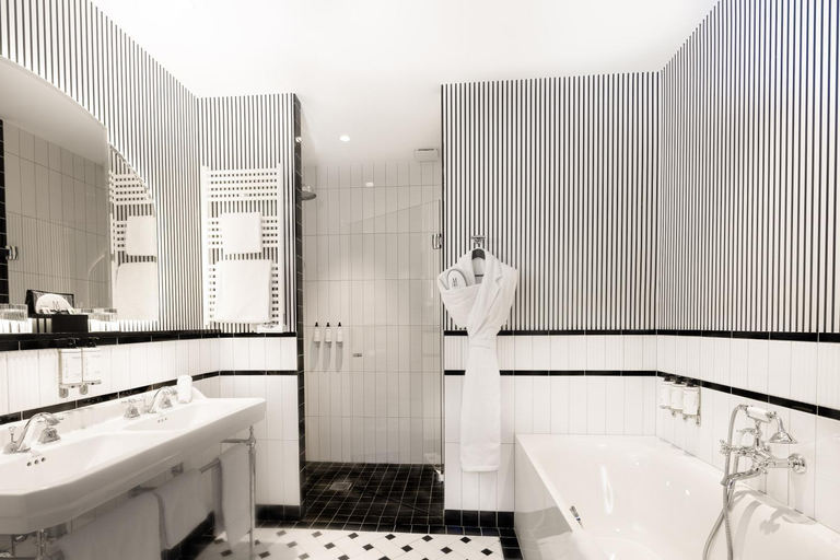 Bathroom 4, The 1932 Hotel & Spa Cap d'Antibes - MGallery Collection, Alpes-Maritimes