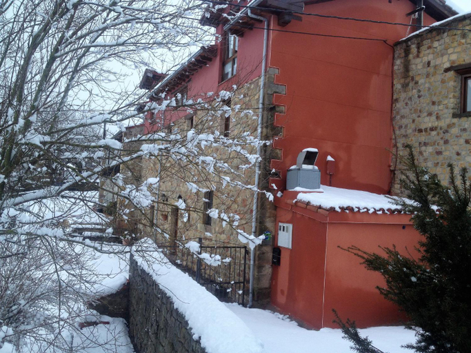 Others 3, Albergue La Torre, Cantabria
