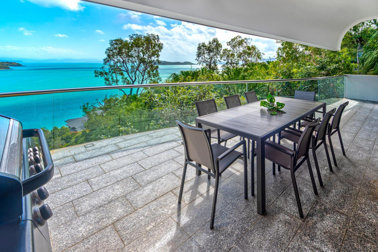 Others 4, Waves 1 Hamilton Island - Ocean Views and buggy, Whitsunday