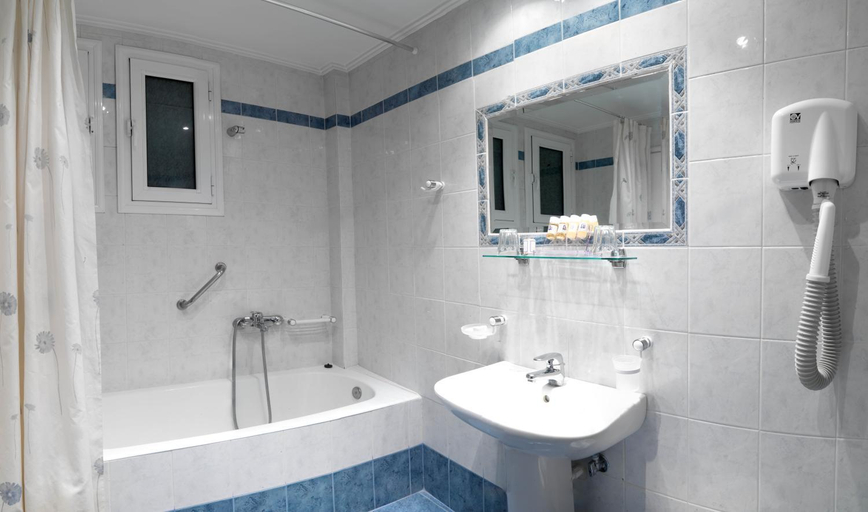 Bathroom 4, Alex Hotel, Peloponnese