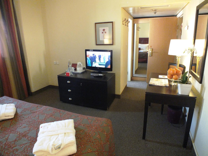 Bedroom 4, Prima Kings Hotel