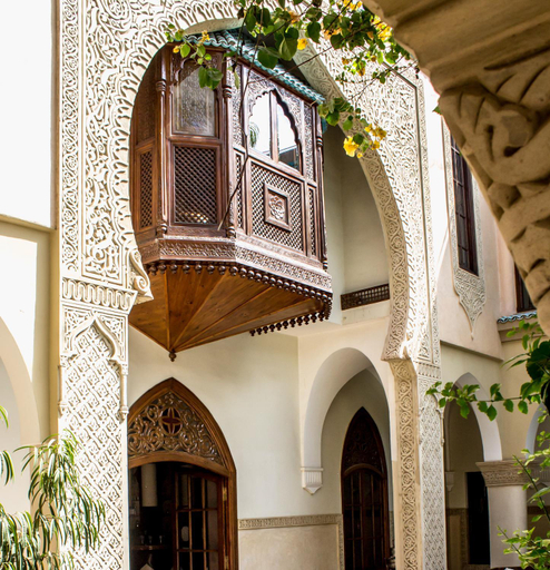 Exterior & Views