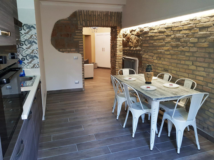 Others 4, GIULIA'S GUESTHOUSE, Rome