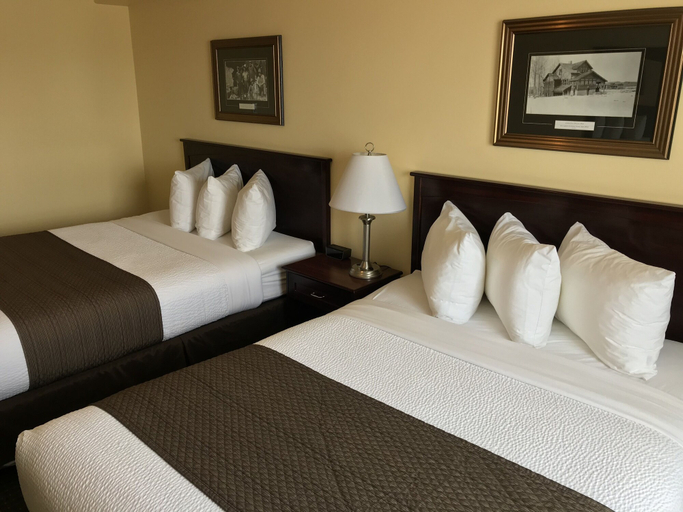 Bedroom 3, Quality Inn & Suites, Division No. 13