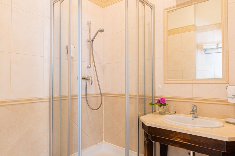 Bathroom 4, Pałac Paulinum, Jelenia Góra City