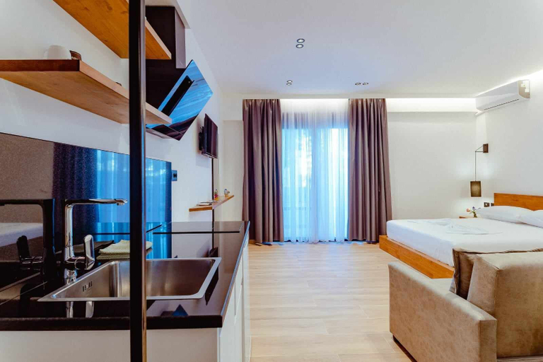 Bedroom 2, Gloan Suites, Sarandës