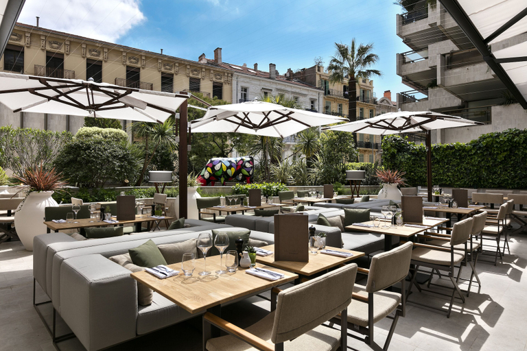 Food & Drinks 5, Hôtel Barrière Le Gray d'Albion, Alpes-Maritimes