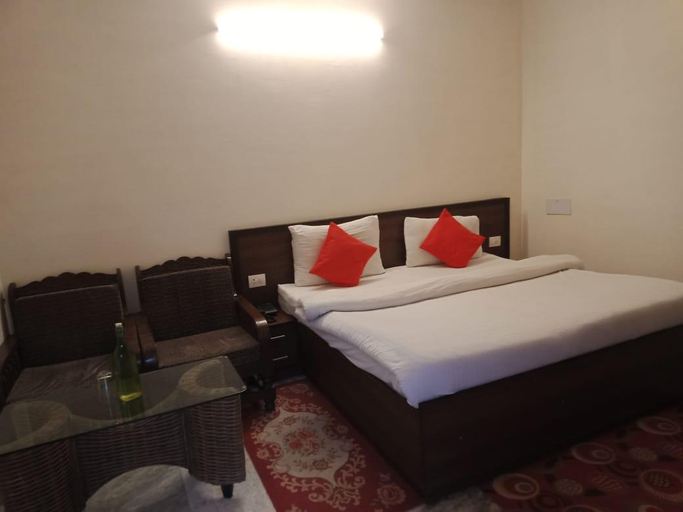 Bedroom 2, Hotel Sunshine Dharamshala, Kangra