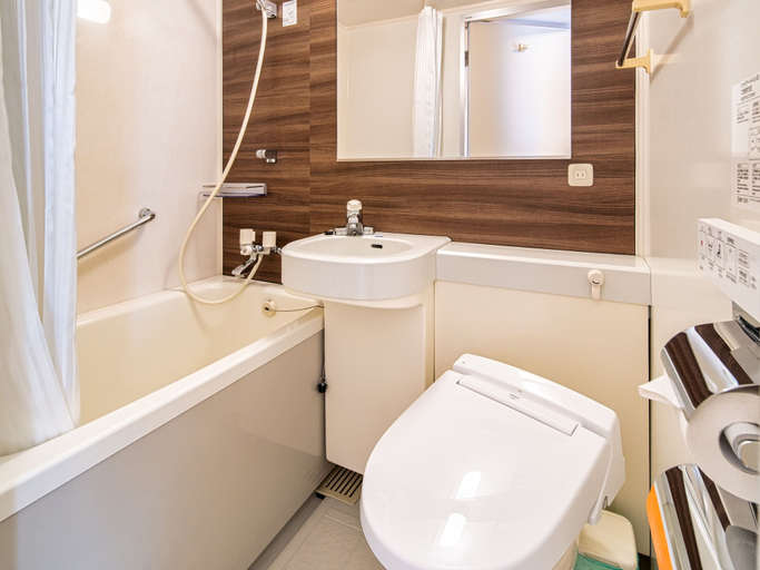 Bathroom 4, APA Hotel Niigata Tsubamesanjo Ekimae, Tsubame