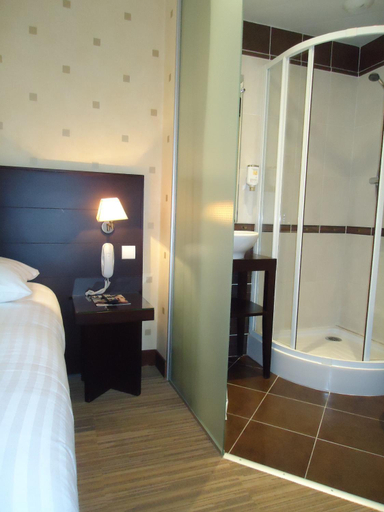 Bedroom 3, Hotel De L'Exposition Tour Eiffel, Paris