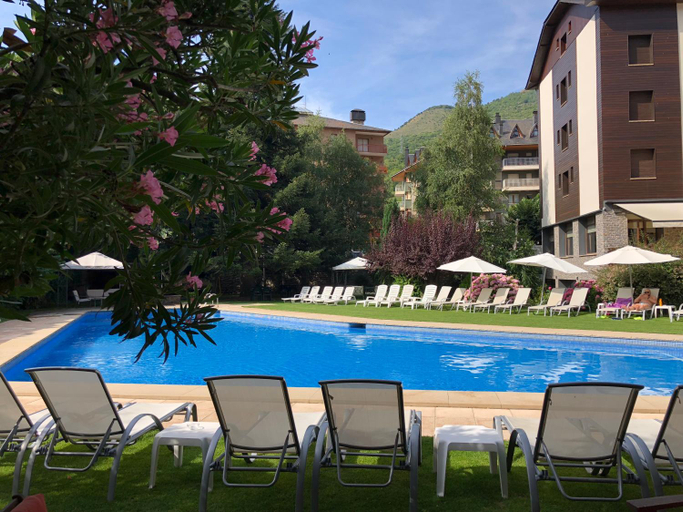 Sport & Beauty 2, Hotel Restaurant Pessets & SPA, Lleida