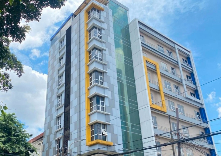 Exterior & Views 18