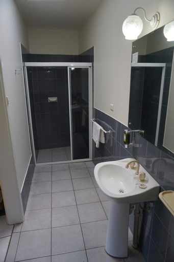 Bathroom 3