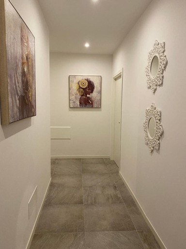 Others 2, A casa di Lella, Bologna